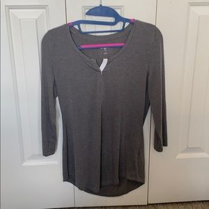 Gray shirt with 3/4 sleeves